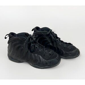 Nike Little Foamposite One Anthracite Black Sneakers, Size 2Y FN7314-001 Shoes
